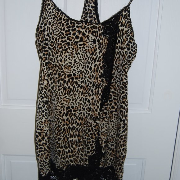 Leopard print nightie - Picture 2 of 4